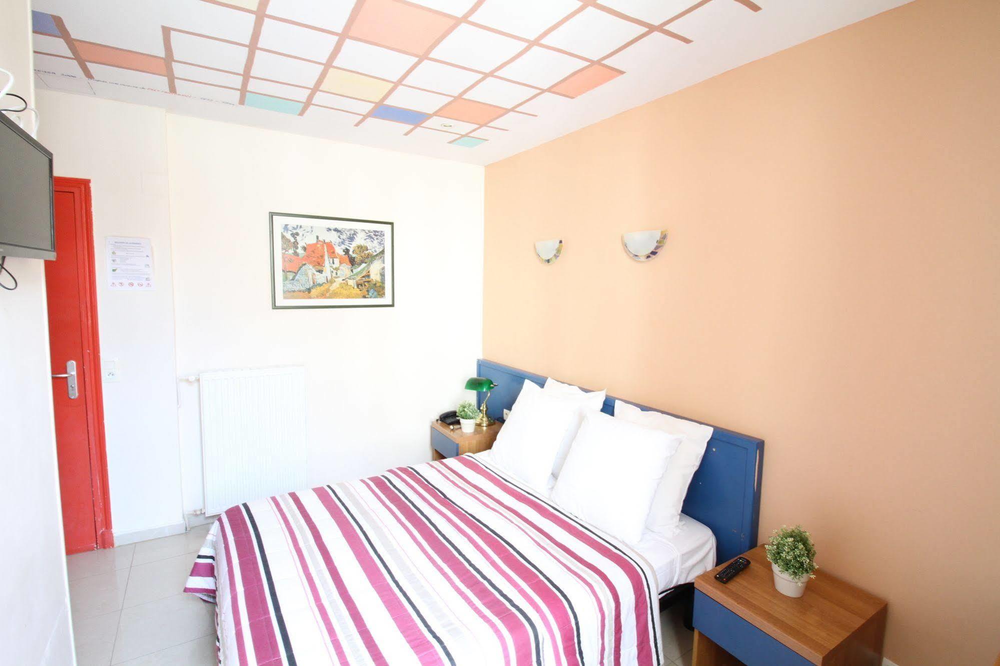 Du Centre, Un Ammi Hotel 2*