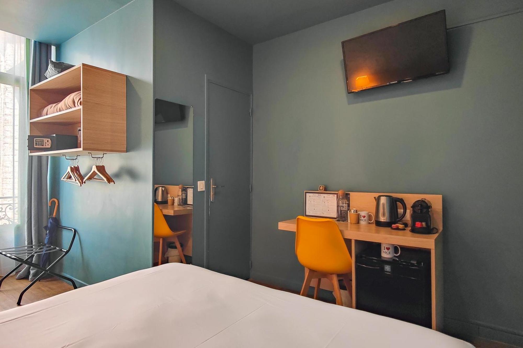 Du Centre, Un Ammi Hotel 2*